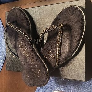 Nwt chanel flip flops
